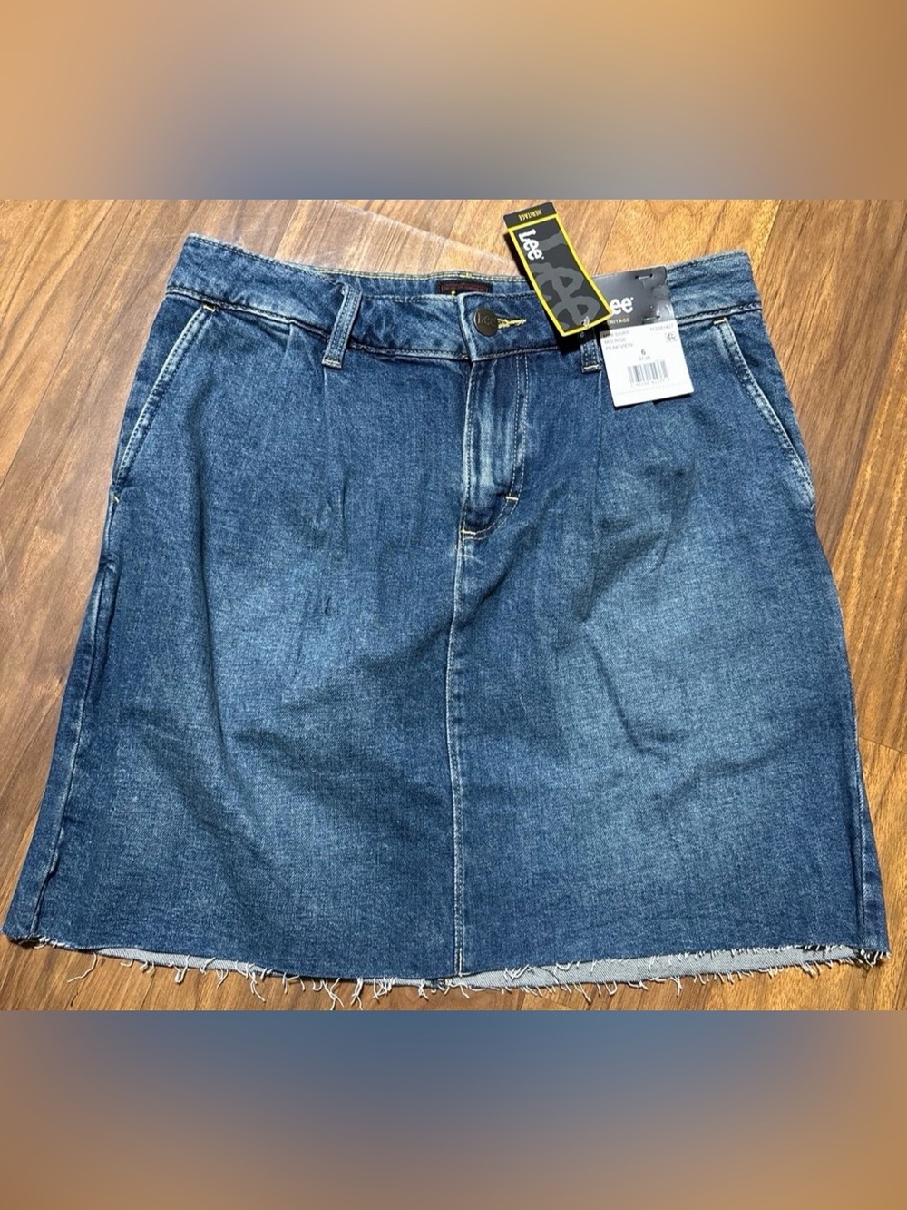 New Lee Heritage Mini Skirt mid rise peak view size 6 denim